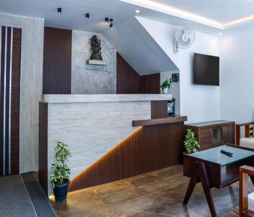 Hotel Vinayaga ティルプル エクステリア 写真